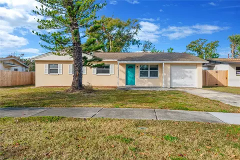 8232 Lark St, Seminole, FL 33777