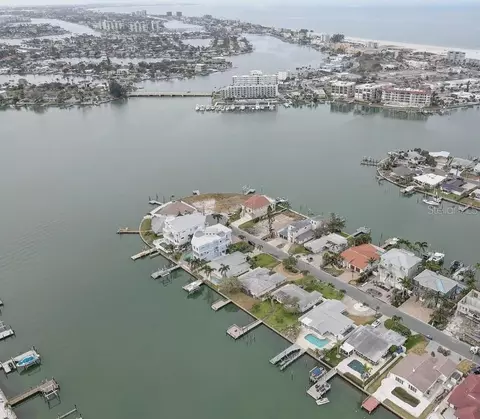 11100 5th St E, Treasure Island, FL 33706