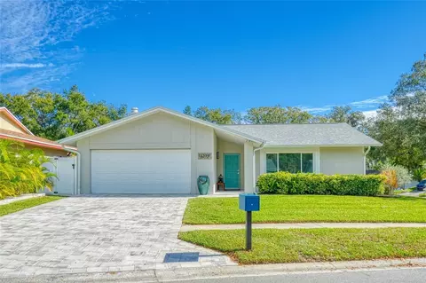 2339 Orangeside Rd, Palm Harbor, FL 34683