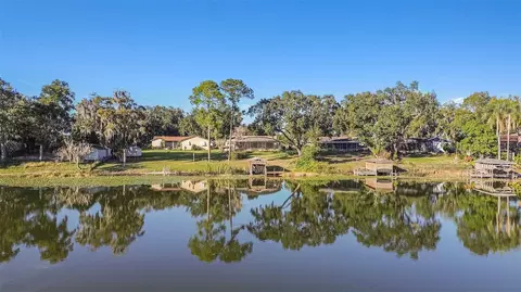 View/Area - 607 E Lakeshore Dr, Ocoee, FL 34761 photo 2 of 3