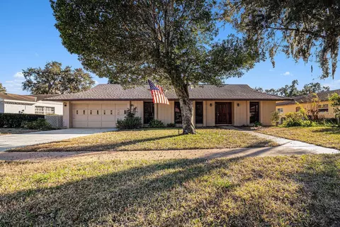 607 E Lakeshore Dr, Ocoee, FL 34761