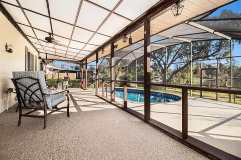 Exterior - 607 E Lakeshore Dr, Ocoee, FL 34761 photo 5 of 8