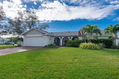 1394 51st Ave NE, Saint Petersburg, FL 33703