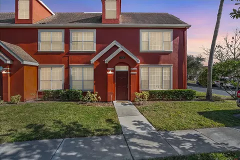 9628 Lake Chase Island Way, Tampa, FL 33626
