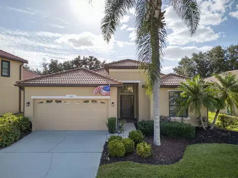 128 Silver Falls Dr, Apollo Beach, FL 33572