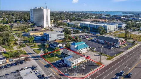 6860 Park St S, South Pasadena, FL 33707