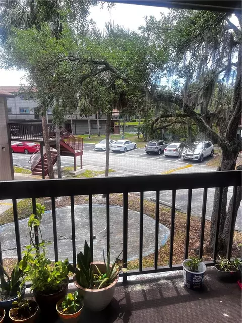 6312 Newtown Cir #12B4, Tampa, FL 33615