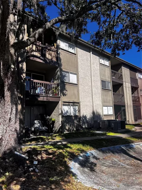 6312 Newtown Cir #12B4, Tampa, FL 33615