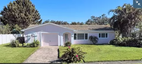 901 Eden Isle Blvd NE, Saint Petersburg, FL 33704