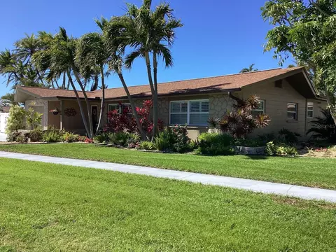 101 Madonna Blvd, Tierra Verde, FL 33715