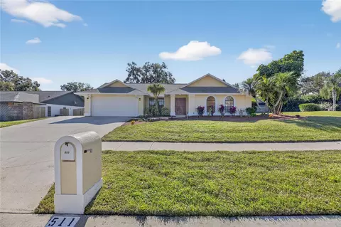 511 Sportsman Park Dr, Seffner, FL 33584