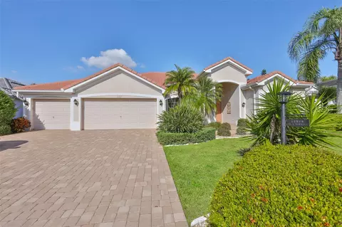 2221 Platinum Dr, Sun City Center, FL 33573