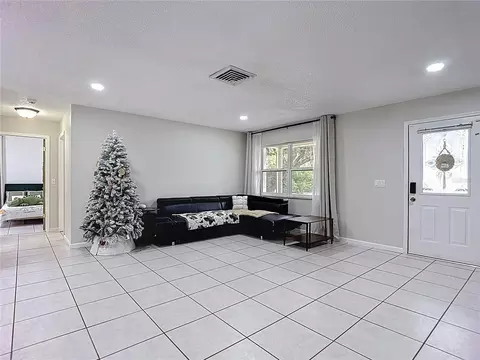 Living - 9171 Vicksburg Rd, Spring Hill, FL 34608 photo 2 of 6