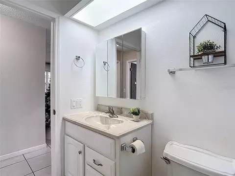 Bath - 9171 Vicksburg Rd, Spring Hill, FL 34608 photo 5 of 5
