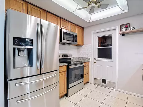 Kitchen - 9171 Vicksburg Rd, Spring Hill, FL 34608 photo 3 of 7