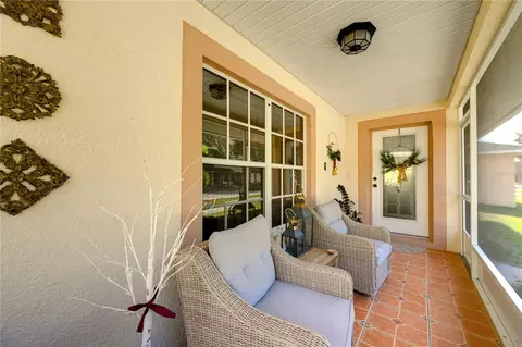 Exterior - 10318 Summerview Cir, Riverview, FL 33578 photo 5 of 10