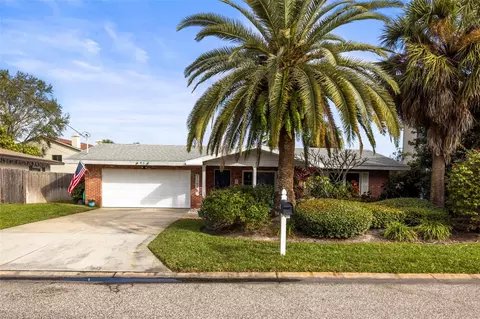 54 Nicholas Dr, Dunedin, FL 34698