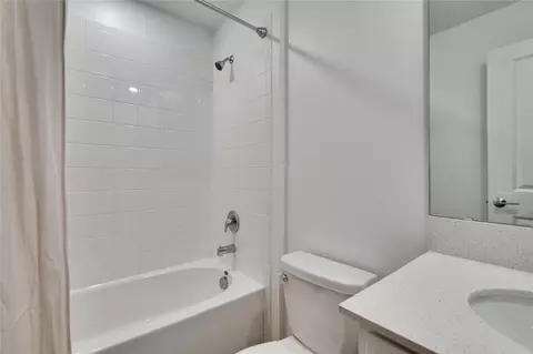 Bath - 272 Pershing St, Bartow, FL 33830 photo 3 of 4