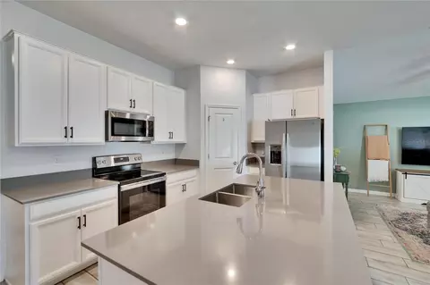 Kitchen - 272 Pershing St, Bartow, FL 33830 photo 6 of 6