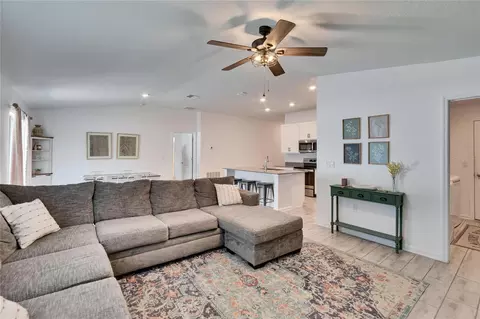 Living - 272 Pershing St, Bartow, FL 33830 photo 2 of 3