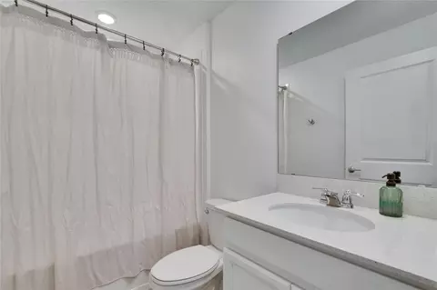 Bath - 272 Pershing St, Bartow, FL 33830 photo 4 of 4