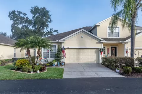 1319 Big Pine Dr, Valrico, FL 33596
