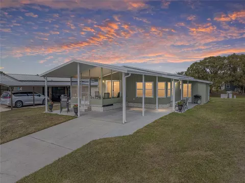 35921 Hermoso Ln, Zephyrhills, FL 33541