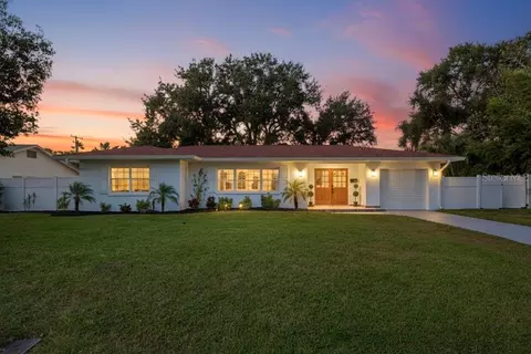 1736 Golf View Dr, Belleair, FL 33756