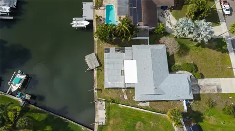 5116 Venetian Blvd NE, Saint Petersburg, FL 33703