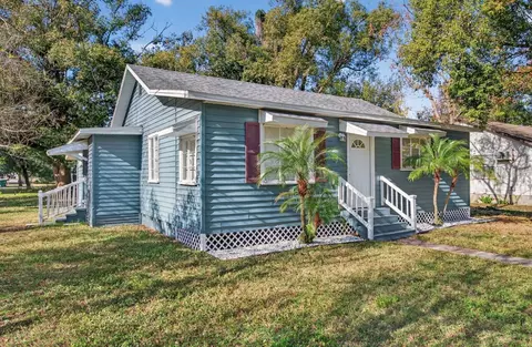 5449 10th St, Zephyrhills, FL 33542