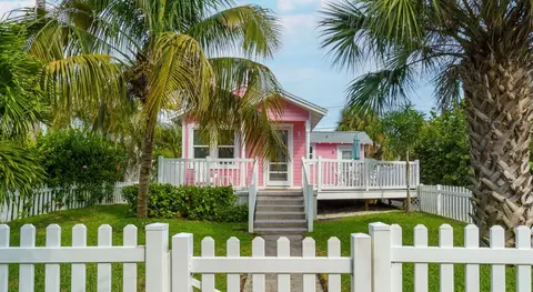 12412 Sunshine Ln, Treasure Island, FL 33706