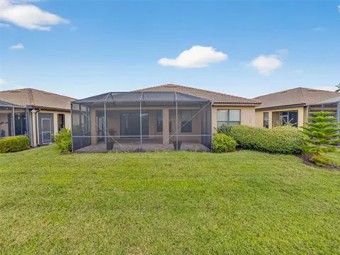 Exterior - 348 Cedar Falls Dr, Apollo Beach, FL 33572 photo 3 of 6