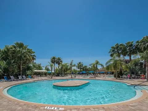 Exterior - 348 Cedar Falls Dr, Apollo Beach, FL 33572 photo 5 of 6