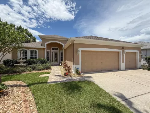 11610 Grove Arcade Dr, Riverview, FL 33569