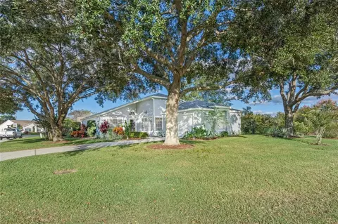25300 Hibiscus St, Leesburg, FL 34748