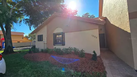 1025 SW 113th Ter, Pembroke Pines, FL 33025