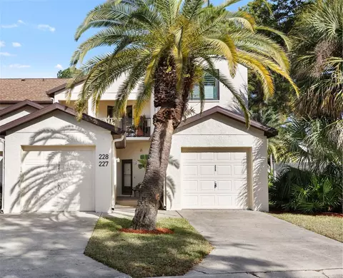 700 Starkey Rd #227, Largo, FL 33771