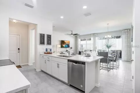 Kitchen - 5341 Coldpine Pl, Seffner, FL 33584 photo 2 of 3