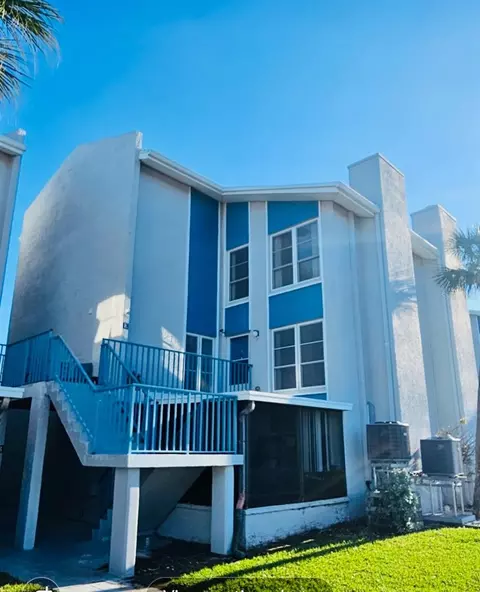 179 Medallion Blvd #E, Madeira Beach, FL 33708