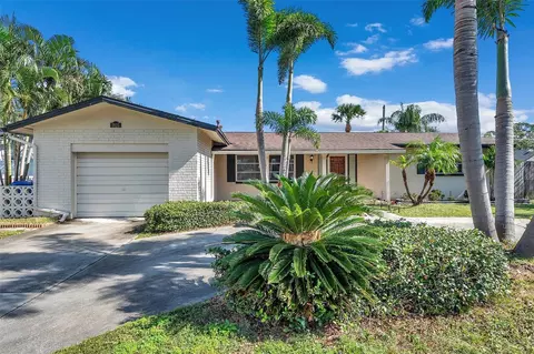 2825 60th St N, Saint Petersburg, FL 33710