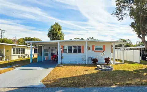 5250 Betmar Dr, Zephyrhills, FL 33542