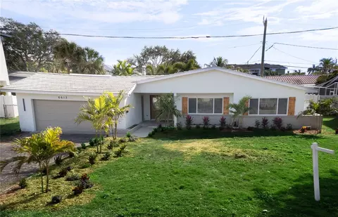 6613 Blue Heron Dr S, Saint Petersburg, FL 33707