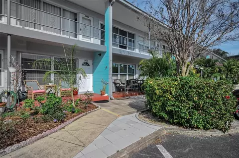 4325 58th Way N #1423, Kenneth City, FL 33709