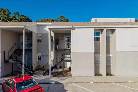 4507 S Oak Dr #P72, Tampa, FL 33611
