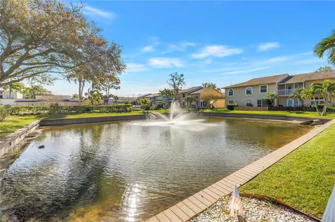 9049 Antigua Dr, Seminole, FL 33777