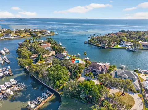 1323 Snell Harbor Dr NE, Saint Petersburg, FL 33704