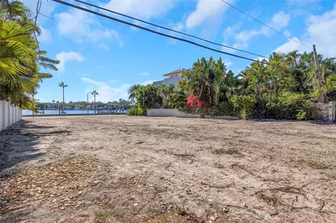 105 Estado Way NE, Saint Petersburg, FL 33704