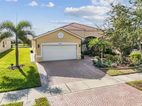 4949 Marble Springs Cir, Wimauma, FL 33598