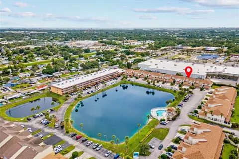 6400 46th Ave N #16, Kenneth City, FL 33709
