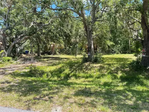 107 9th St NE, Ruskin, FL 33570